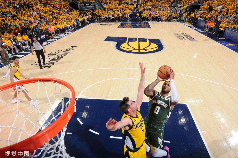 但它折射出 但它折射出