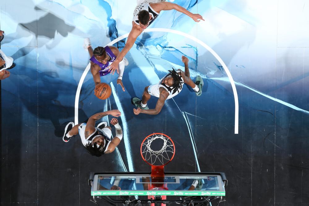 雄鹿靠强硬 雄鹿靠强硬